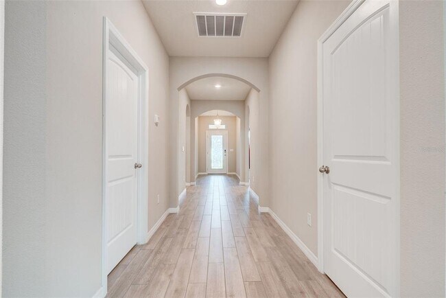 Building Photo - 413 Halter Dr