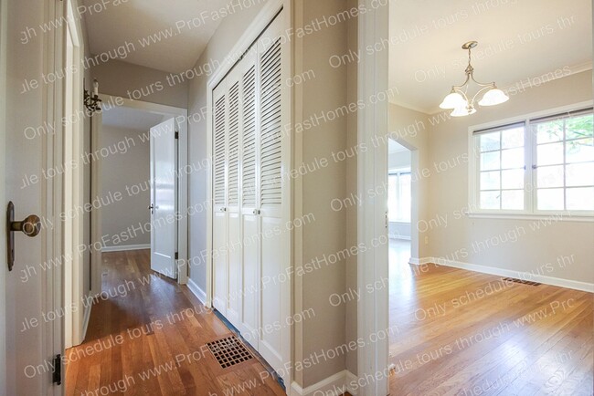 Building Photo - 1612 NE 62nd Ave