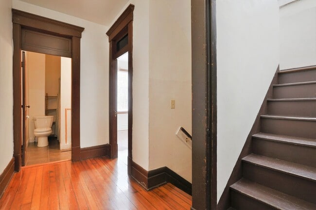Building Photo - 5 Bedroom Right off of High St - OSU Campus