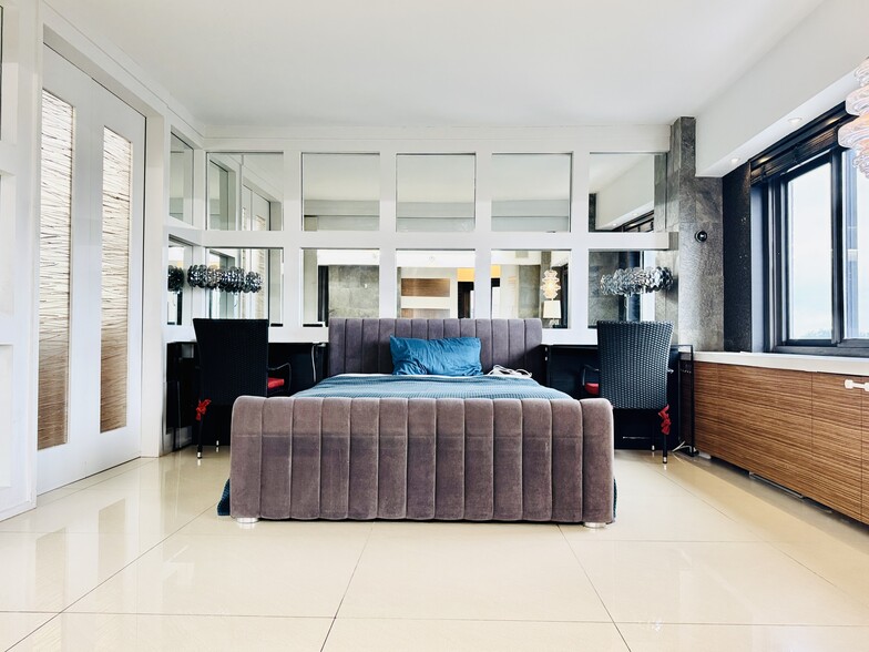 Building Photo - 11949 Union Tpke