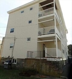 Building Photo - 36 Seymour St