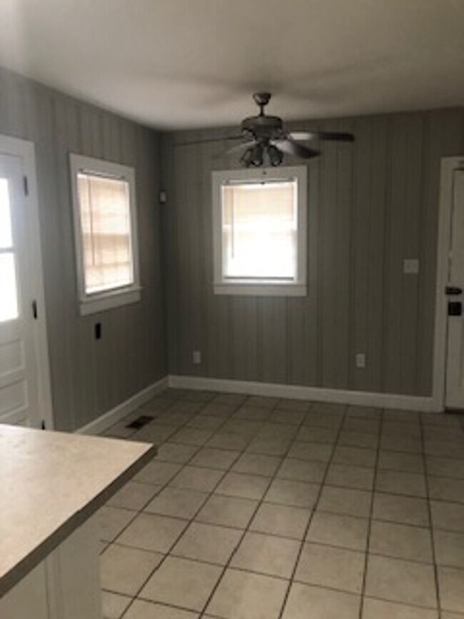 Building Photo - 69 Cedar Knoll