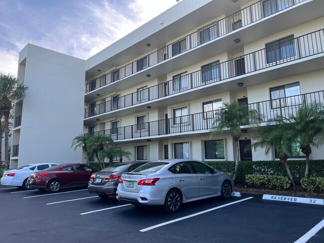 Building Photo - 3138 Via Poinciana