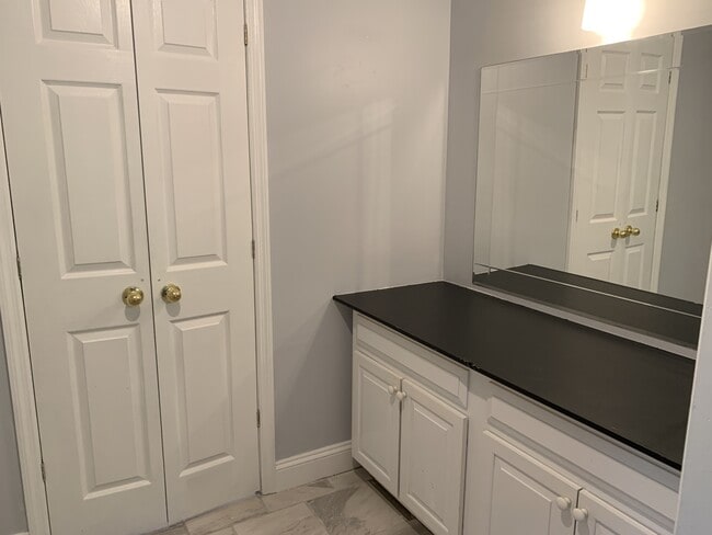 Building Photo - 921 Hurricane Ct