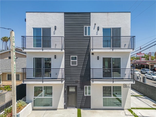 Building Photo - 5216 Auckland Ave