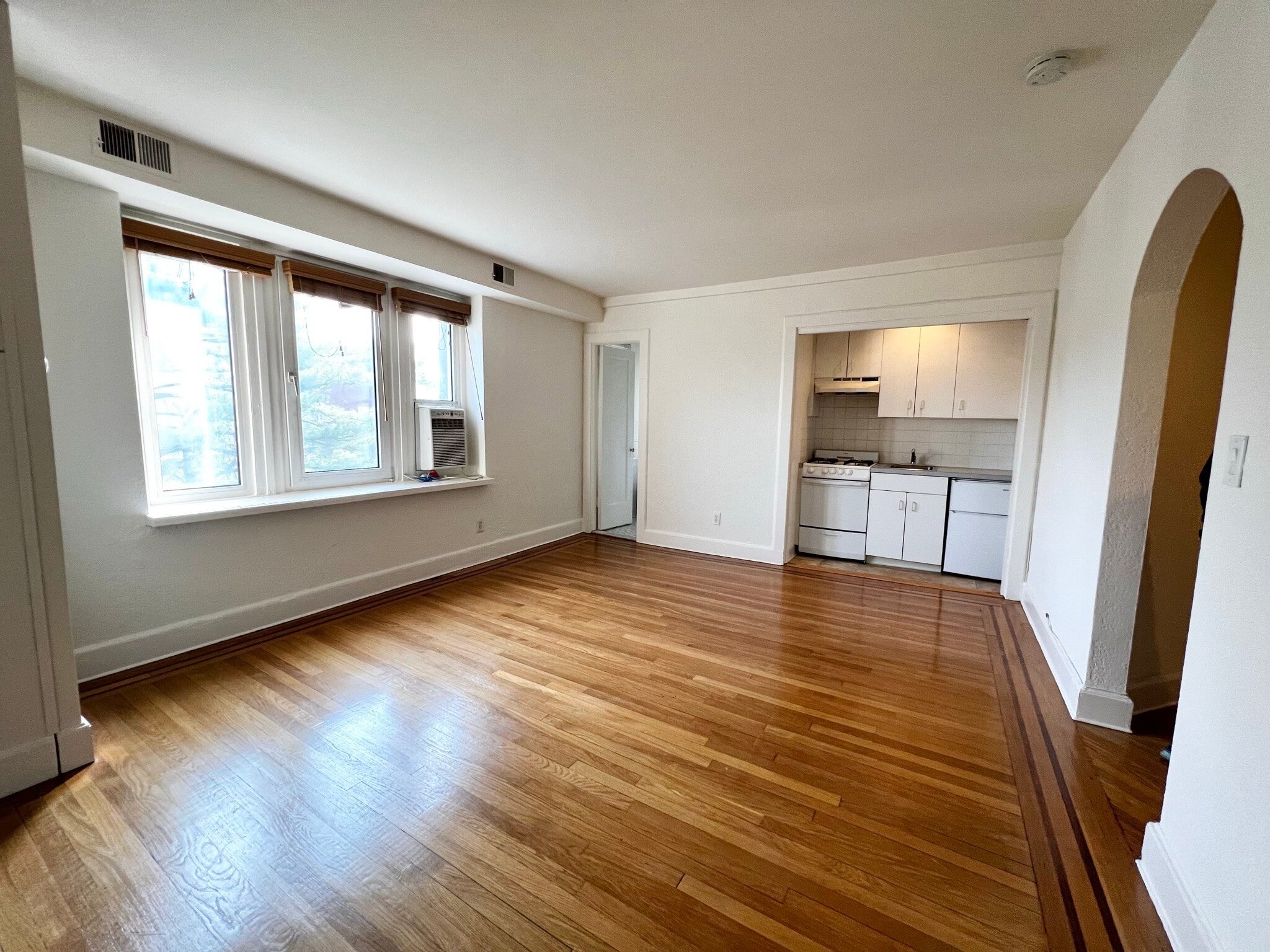 Building Photo - 69 Harney Rd