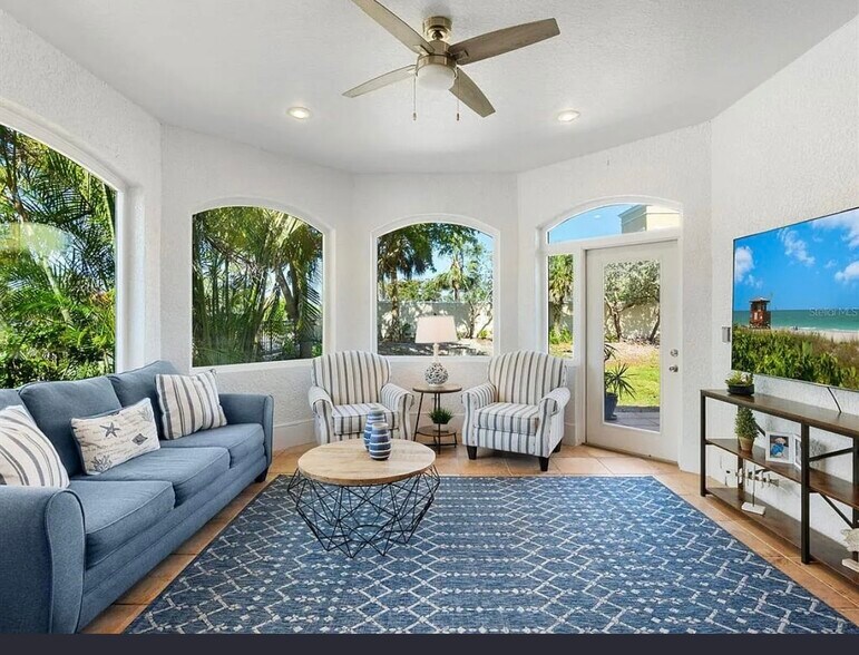 Building Photo - 1164 Beachcomber Ct