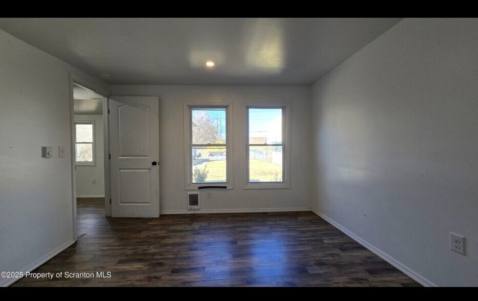 Building Photo - 1119 Prospect Ave