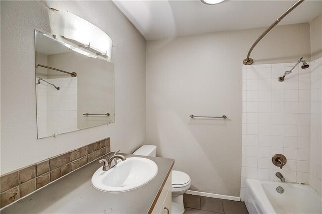 Building Photo - 2308 La Casa Dr