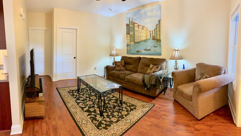 Primary Photo - 208 Trescott Ln