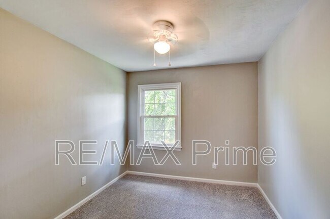 Building Photo - 5519 Baccalaureate Dr