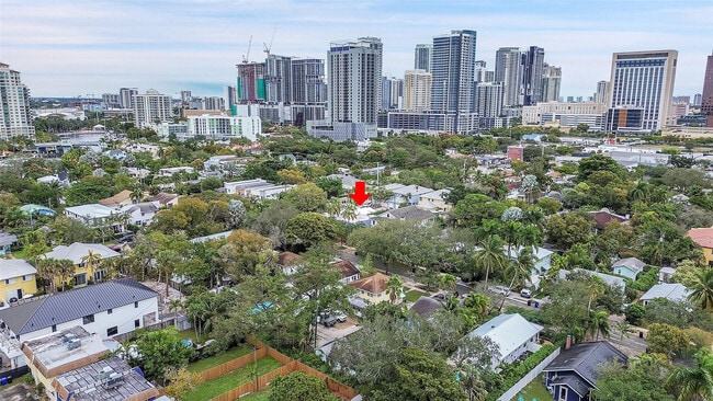 Building Photo - 604 SW 6th Ave