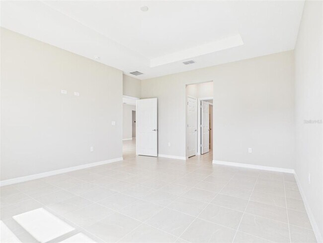 Building Photo - 5717 SW 71st Ct