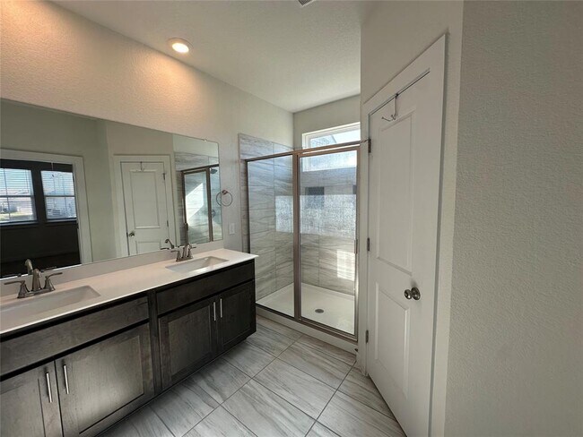 Building Photo - 212 Whisper Rill Dr