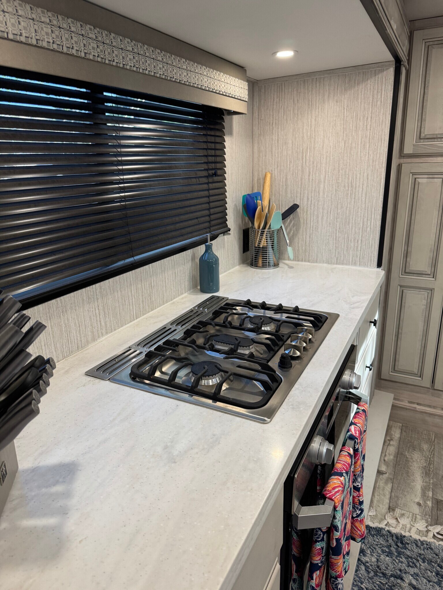 Building Photo - 1219 Willow Creek Rd