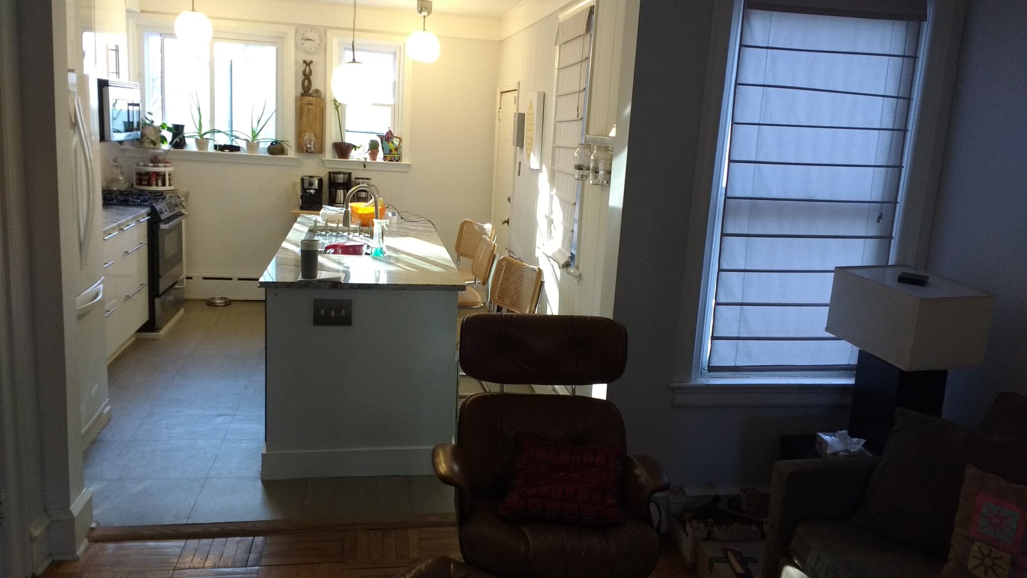 Building Photo - 110 E Roumfort Rd