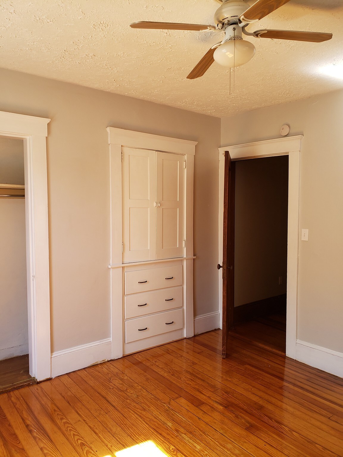 Building Photo - 89 Elmwood Rd