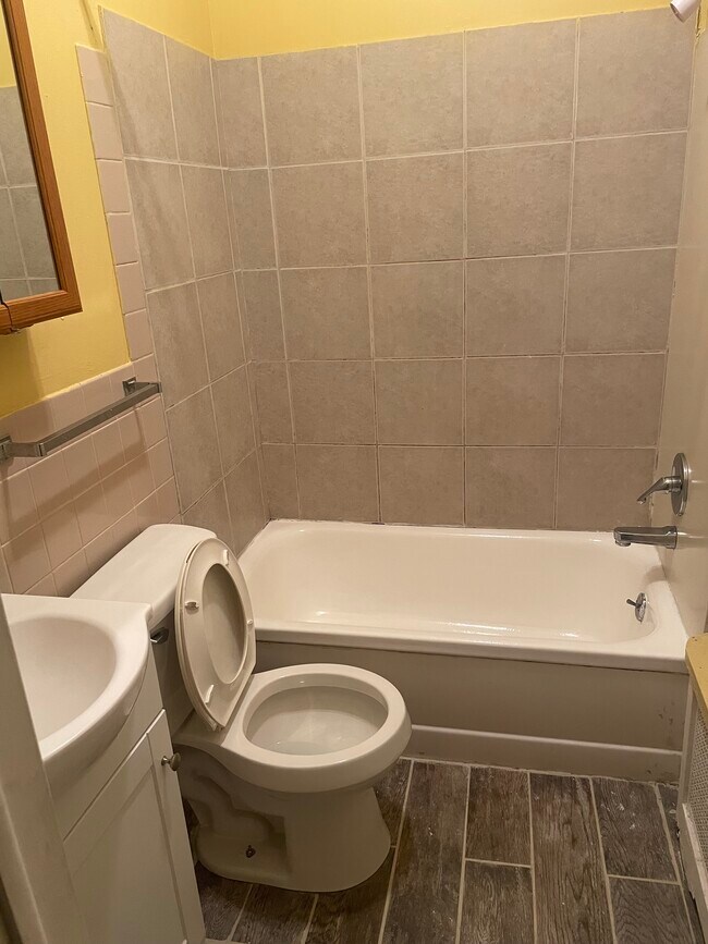 Building Photo - 1029 N 5th St