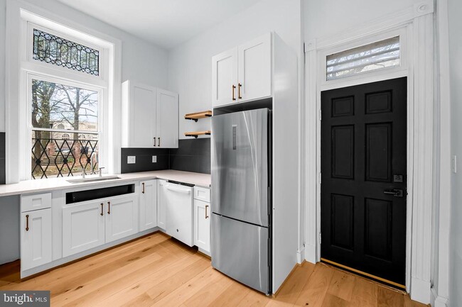 Building Photo - 1200 Bolton St