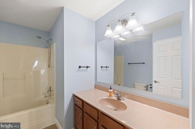 Building Photo - 777 Oak Leaf Ln
