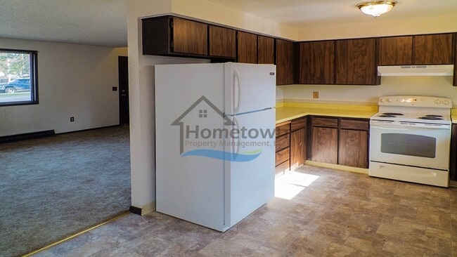 Building Photo - 3 Bedroom 2 Bathroom Home with Attached Ga...