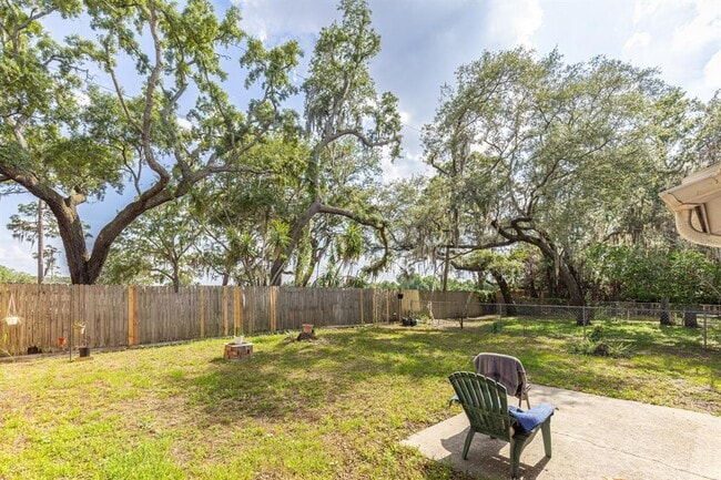 Building Photo - 12102 Walden Woods Dr