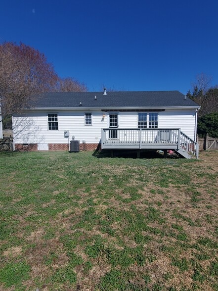 Building Photo - 7035 Evergreen Rd