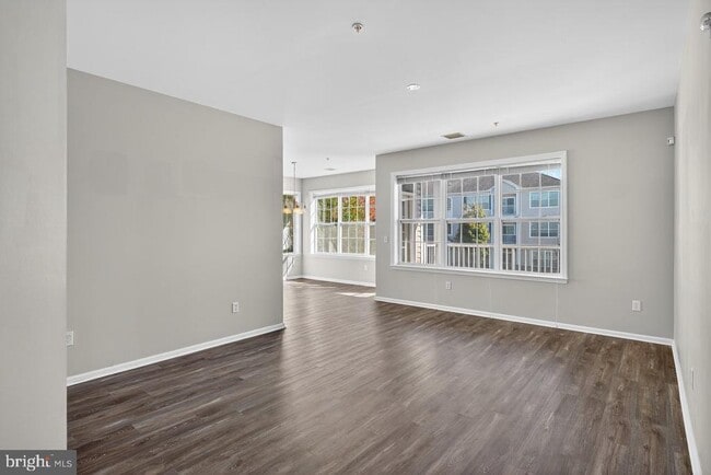 Building Photo - 127 Timberlake Dr