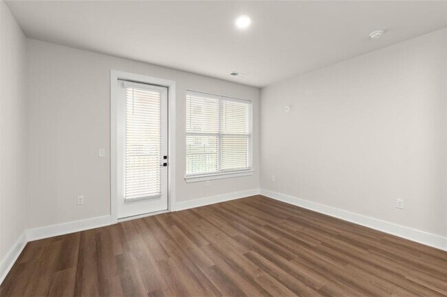 Building Photo - 2648 Sandy Plains Rd
