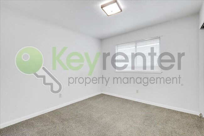 Building Photo - 2624 Walnut Ave