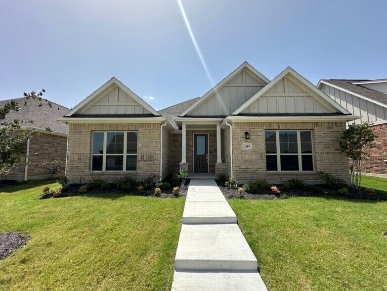Building Photo - 2189 Glacier Dr