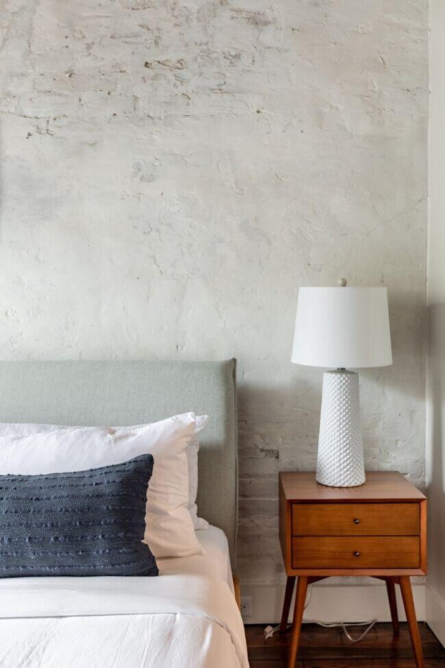 Building Photo - 315 Girod St