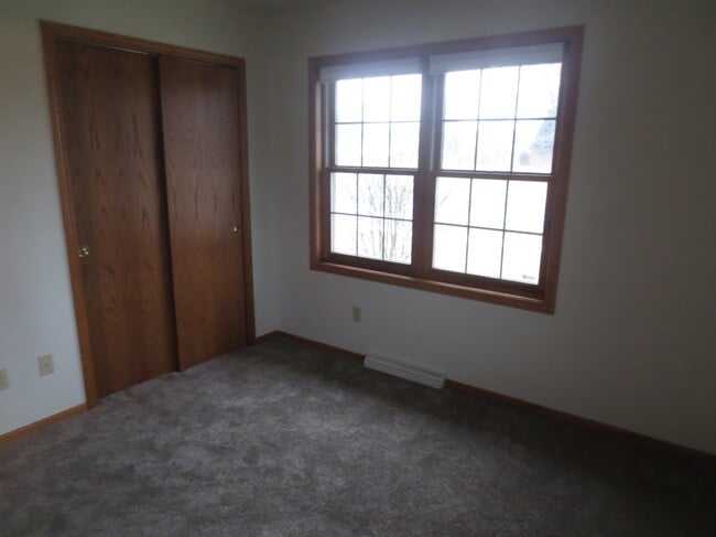 Building Photo - 409 Knights Ave