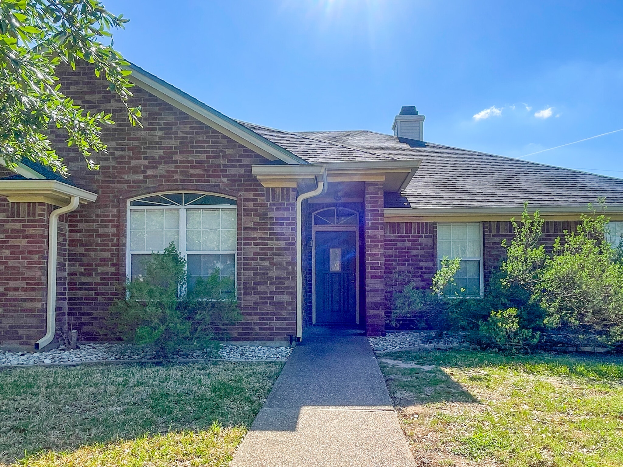 Building Photo - 1029 S Haven