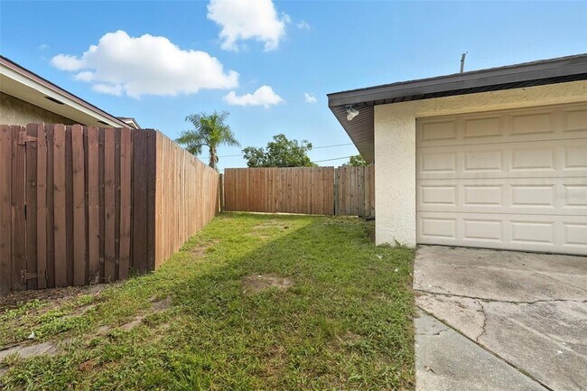 Building Photo - 4405 Almark Dr