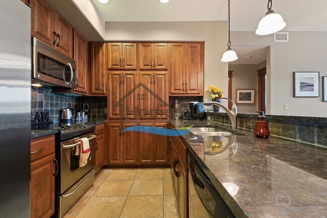 Building Photo - Two Bed, Two Bath Luxury Riverstone Condo!