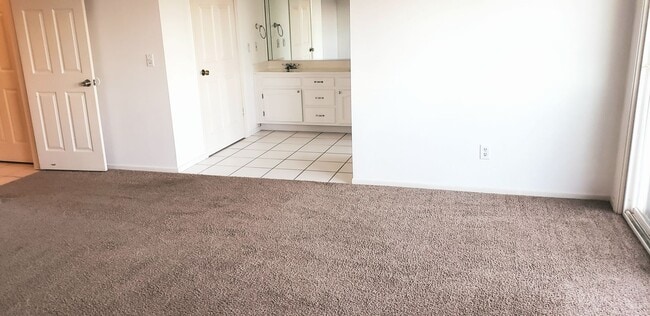 Building Photo - *DO NOT DISTURB TENANTS- 4 bedroom 2 bath home w/POOL!!
