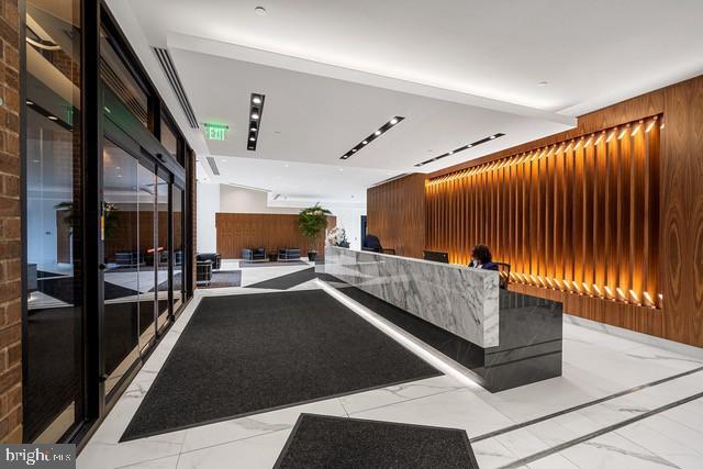 Building Photo - 241 S 6th St