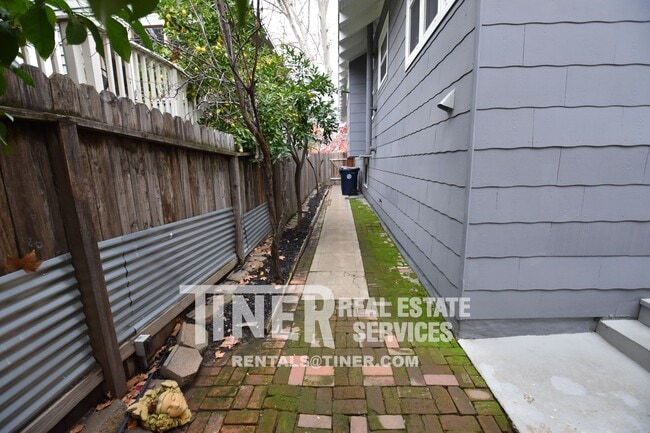 Building Photo - 2804 F St