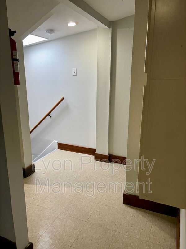 Building Photo - 262 Illinois St