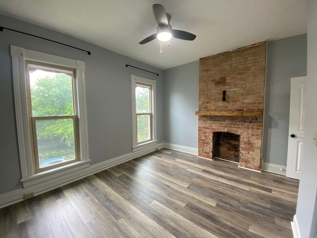 Building Photo - Harrison West 2 Bedroom