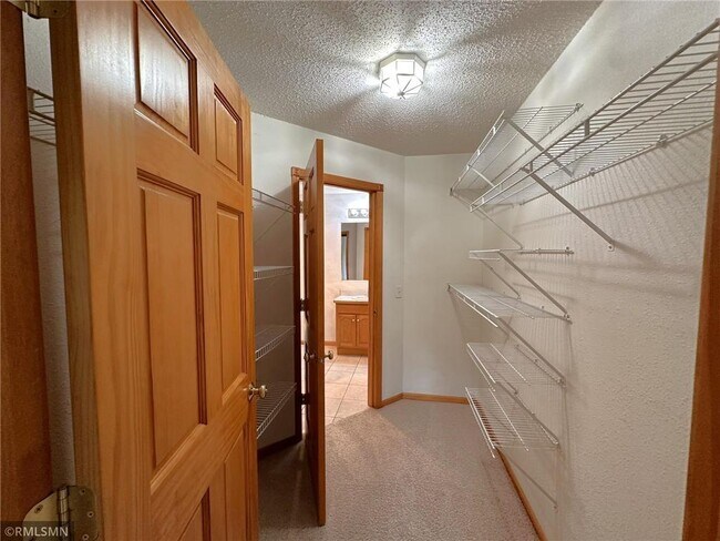 Building Photo - 1279 Pinewood Trail