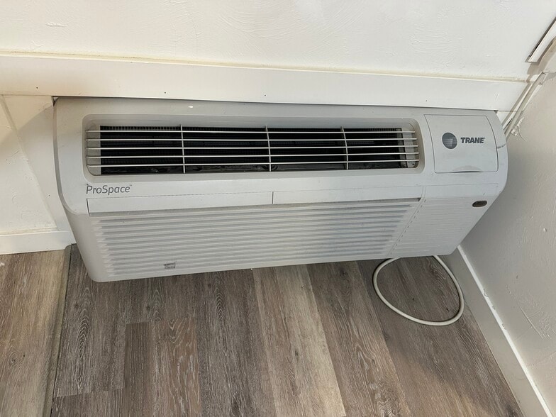 Building Photo - 1505 N 20th St