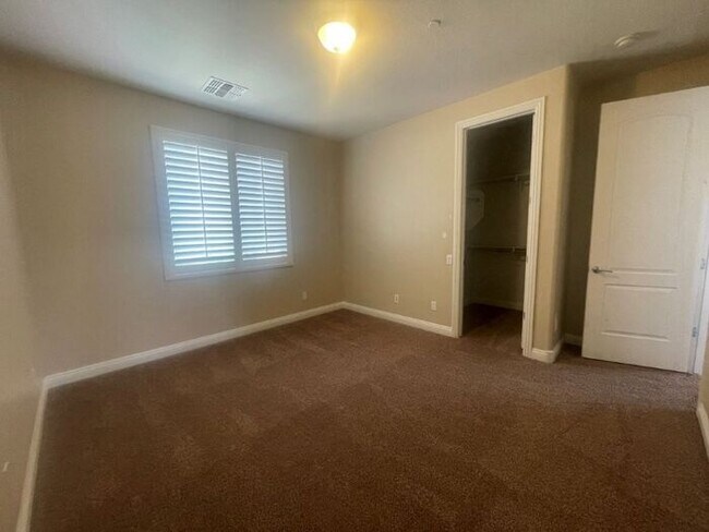 Building Photo - 3758 E Ember Glow Wy