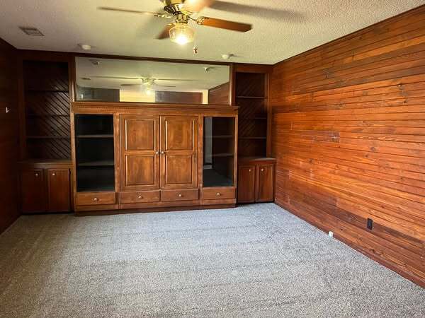 Building Photo - 20239 I 30