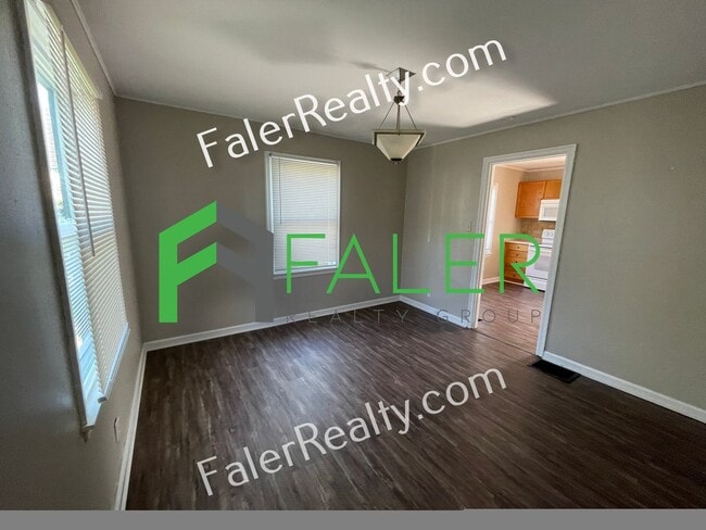 Building Photo - Charming Cape Cod with Spacious Yard