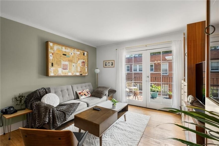 Building Photo - 866 Briarcliff Rd NE