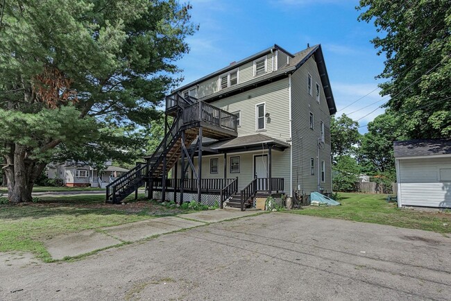 Building Photo - 39 Hope St