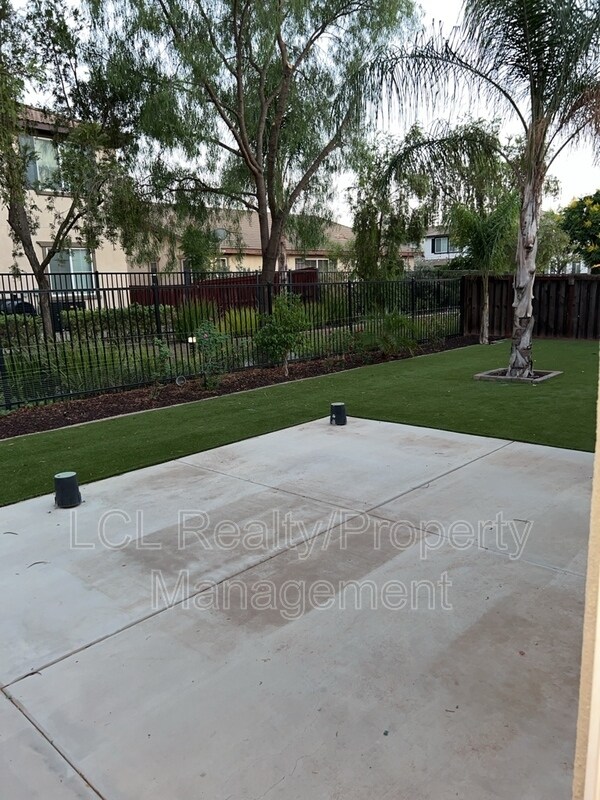 Building Photo - 30364 Skipstone Way
