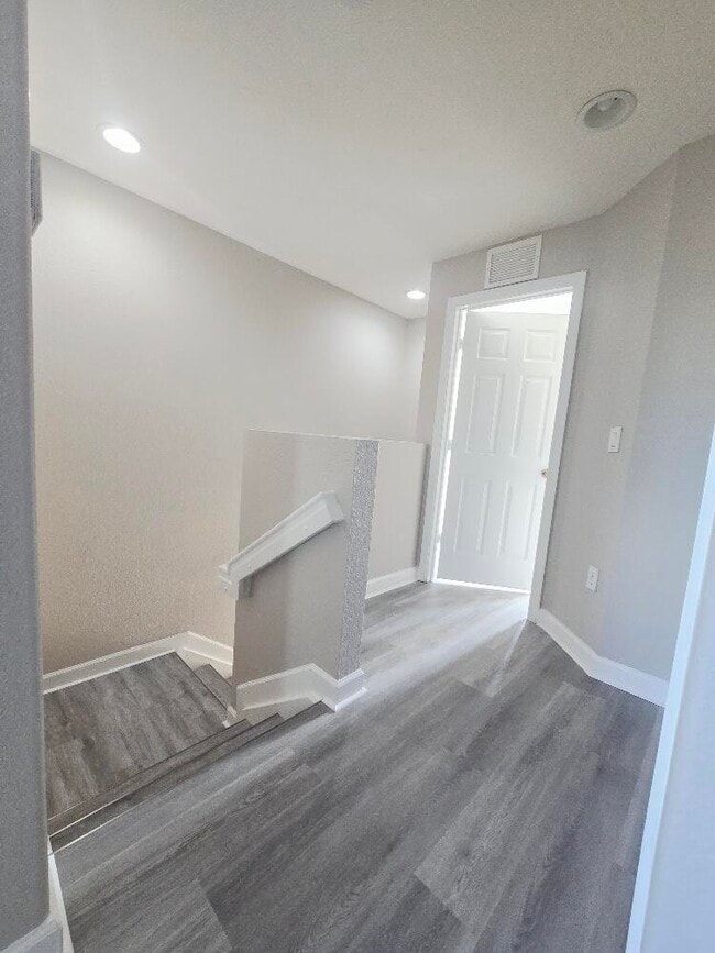 Building Photo - 3803 Shoma Dr